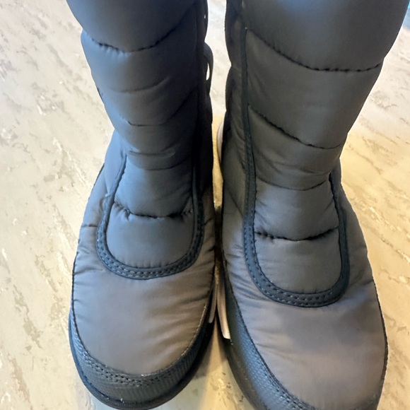 Sorel snow boots - Picture 3 of 5